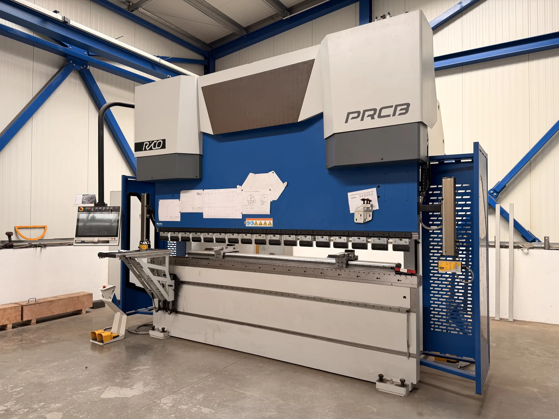 CNC ohraňovací lis Rico PRCB 35500